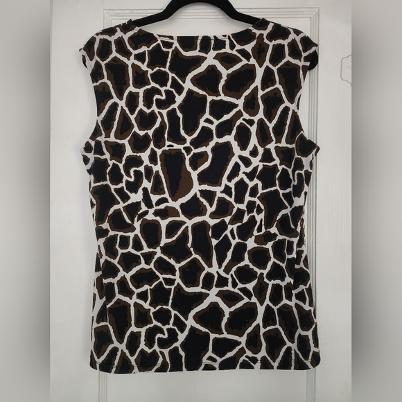 Giraffe/Animal Print Sleeveless Womens Blouse - Picture 3 of 10